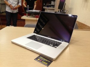 Macbook Pro 15 inch Core i7 Quad core Card rời AMD 1G MC723