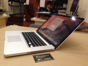 Macbook Pro 15 inch Core i7 Quad core Card rời AMD 1G MC723