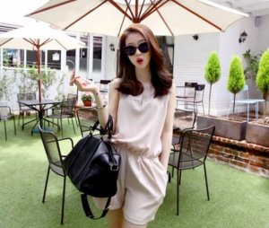 Jumpsuit nữ quần ngắn màu kem