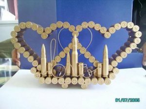 Trái Tim Làm Bằng Vỏ Đạn