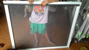 Cửa lưới chống muỗi dạng cuốn. Bảo hành 3 năm