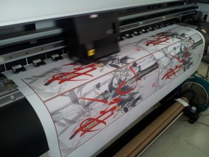 In silk số lượng lớn làm tranh treo tường tại In Kỹ Thuật Số | In silk mực dầu trên máy Mimaki Nhật