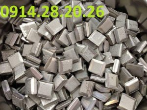Tên gọi: Nickel,Niken,Kền
——CTHH : Ni
——Xuất xứ: NaUy, Phần Lan, Canada
——Quy Cách: dạng tấm vuông 4inch (10cm.10cm), hạt 1 inch (2,5cm.2,5cm), Bông Mai S-Round