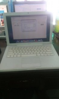 Macbook 2007 vỏ nhựa giá rẻ