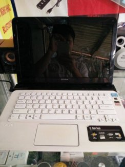 Laptop Sony SVE14 core i3 3210 ram2g/320g HD4000 máy mới đẹp
