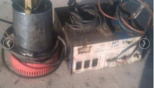 máy bơm nước và cục sạc bình ga