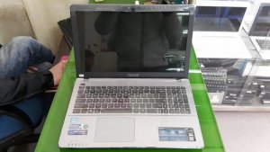 Cần bán Asus X550C i5 - 3337U ram 4Gb hdd 500gb nguyên zin