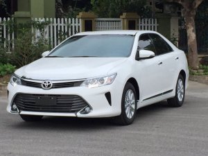 Toyyota Camry 2.0AT Nhập Khẩu 2016