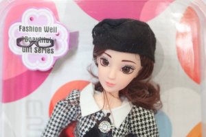 Mô hình búp bê Emily