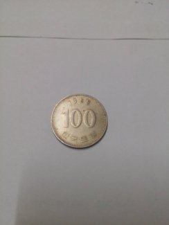 Bán đồng xu 100won năm 1988