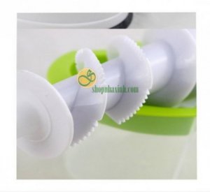 Máy xay ép tay Manual Juicer có thể ép hiệu quả bất kỳ loại rau, củ, quả nào bạn muốn. Máy được ép tốt nhất với tính năng sử dụng công nghệ ép tốc độ chậm với hệ thống trục vít cưỡng bức (LSTS) hoạt động hiệu vô cùng hiệu quả.