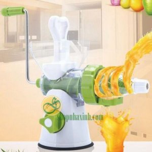 Máy xay ép trái cây Manual Juicer không sử dụng nguồn điện, tiết kiệm chi phí và thuận tiện cho bạn sử dụng bất kì khi nào bạn muốn.
Máy xay quay tay bao gồm: bàn tay quay, phễu đựng hoa quả, cốc hứng nước, khay hứng bã, cối xay và cán ép cùng tay vặn.