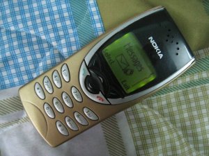Điện thoại Nokia 8210, tem Đông Nam. Ship COD toàn quốc tận nhà.