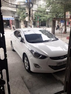 Bán ô tô huyndai elantra màu trắng sản xuất 2013 nhập khẩu Hàn quôc