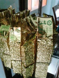 Những gói trà được đóng gói và hút chân không cẩn thận với trọng lượng 200gr/ gói