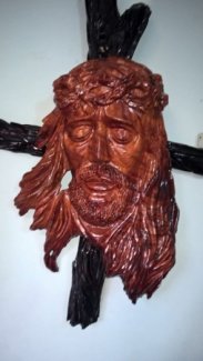 Tượng Đầu Chúa Giesu bằng gốc giáng hương.
