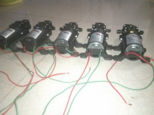 Máy bơmm áp lực mini 12v với thiết kế chắc chắn thể hiện sức mạnh cho dòng bơm tăng áp
