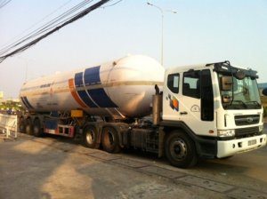Xe đầu kéo Daewoo 2 cầu động cơ 340Ps- Đại lý xe Tải Daewoo