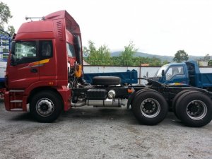 Đầu Kéo Hyundai nhập khẩu HYUNDAI HD700- HD 1000