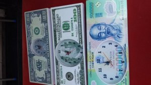 Đồng hồ treo tường