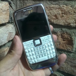 Nokia E71 chính hãng