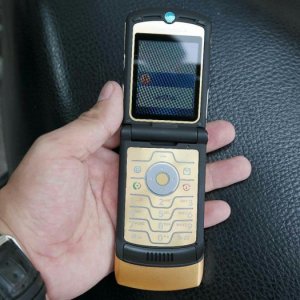 Motorola v3i chính hãng