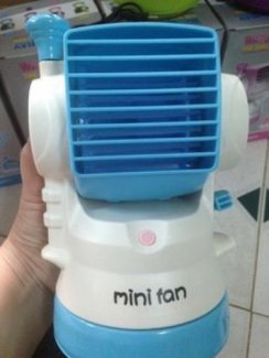 Quạt mini giải nhiệt mùa hè