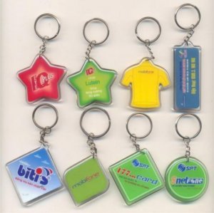 Móc khóa giá sản xuất, quạt nhựa nan hóa dán decal