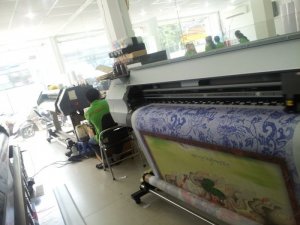 In tranh silk khổ lớn , dòng tranh tôn giáo, tranh thờ tại in kỹ thuật số | Thành phẩm in tranh silk cho cảm giác nhẹ nhàng bởi chất liệu silk rũ, thích hợp cho các loại tranh thờ, tranh tôn giáo