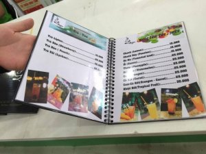 In thực đơn cho Bazan Coffee tại Quận 2, TPHCM | In thực đơn dạng cuốn đóng gáy lò xo, bìa là PP cán màng bóng bồi giấy cứng (hoặc có thể dùng format mỏng thay thế); bên trong là giấy Ford in màu ép plastic