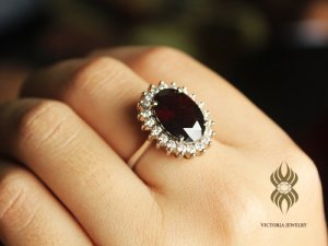 Nhẫn đính đá garnet thiên nhiên schone1