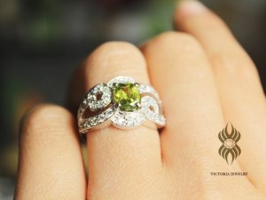 Nhẫn đính đá quý peridot thiên nhiên Viene