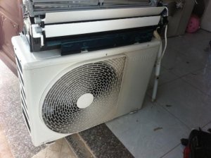 Máy lạnh toshiba 2.0 HP doi 2012