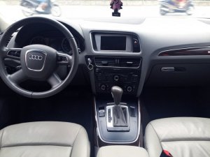 Bán xe Audi Q5 2.0T Quatro model 2011, màu xám