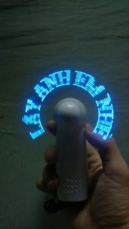 Cần bán quạt led cầm tay