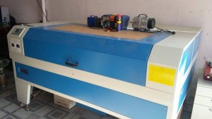 Mua máy khắc Laser 6040 hãng nào thì tốt nhất mà giá rẻ