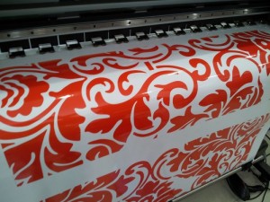 In decal trong cho trang trí cửa kính