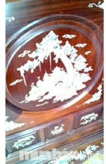 Tủ kiếng treo đồ