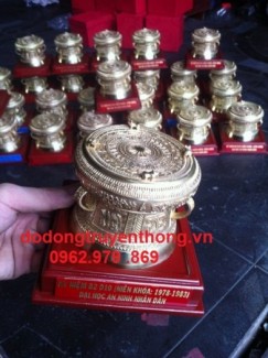 Nơi bán quà tặng lưu niệm cao cấp
