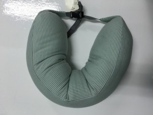Gối chữ U vải sọc 100% cotton