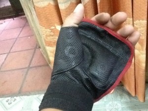 Sản Xuất Phân Phối Sỉ Lẻ Găng Tay Tập Gym Và Dệt Vải May Khăn Baby
