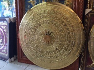 Mặt trống đồng tặng xếp