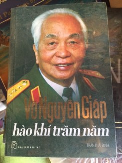 Sách: Võ Nguyên Giáp Hao Khí Trăm Năm