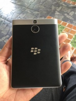 Blackberry passport mới 99%