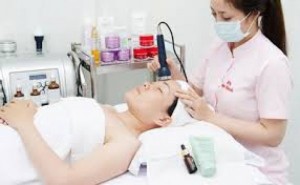 Chăm sóc da mặt bằng tế bào gốc