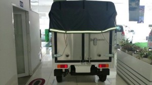 - Bản lề bằng thép đúc - nhập khẩu.
- Sàn thép có dập sóng chắc chắn để chịu được lực tối đa khi chở hàng hóa nặng.
Đặc biệt: Bán trả góp đến 100% giá trị xe - thủ tục đơn giản, nhanh gọn.