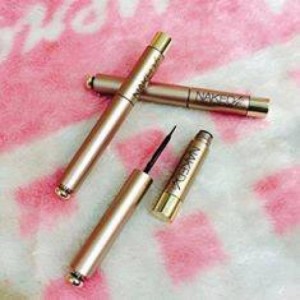 Bút kẻ mắt nước không trôi Naked4 4D