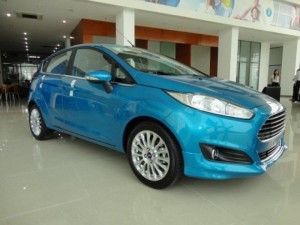 Bán Xe Ford Fiesta New 2018 đủ màu giá ưu đãi kèm quà tặng chính hãng theo xe