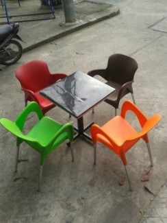 Cần thanh lí 50 bộ bàn ghế cafe giá rẻ