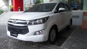 INNOVA 2.0E mới, màu trắng